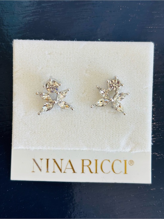 Nina Ricci Jewelry - Nina Ricci Clear Crystal Floral Stud Earrings
